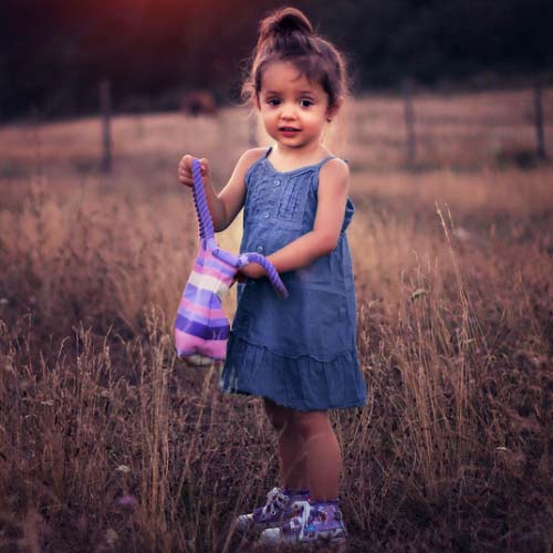 A Cute Little Girl Image DP For Whatsapp